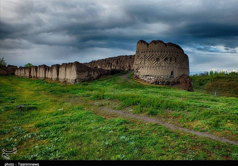 File:استحکامات دفاعی قرون وسطایی در نزدیکی اردبیل.jpg