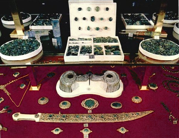 File:Nader Shah Jewels 3 - edited.png