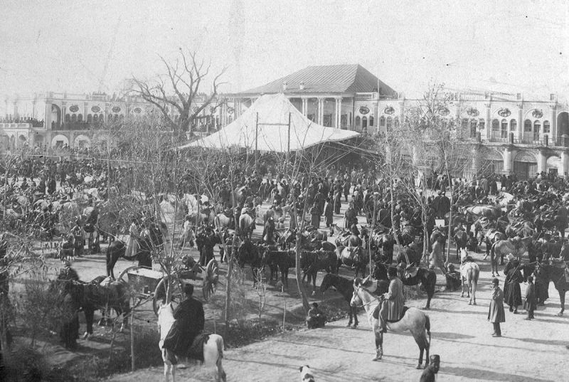 File:Toopkhaneh Squer Event.jpg