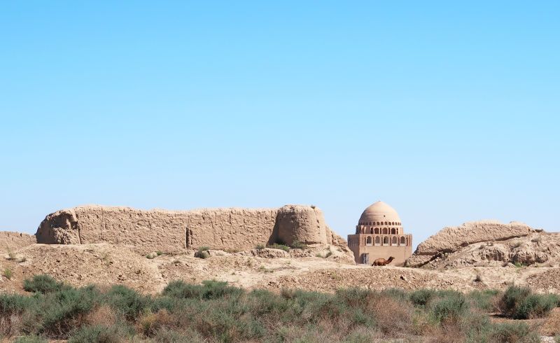 File:Mausoleum of Sultan Sanjar with Camel (42400295421).jpg
