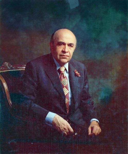 پرونده:PM Amir Abbas Hoveyda.jpg