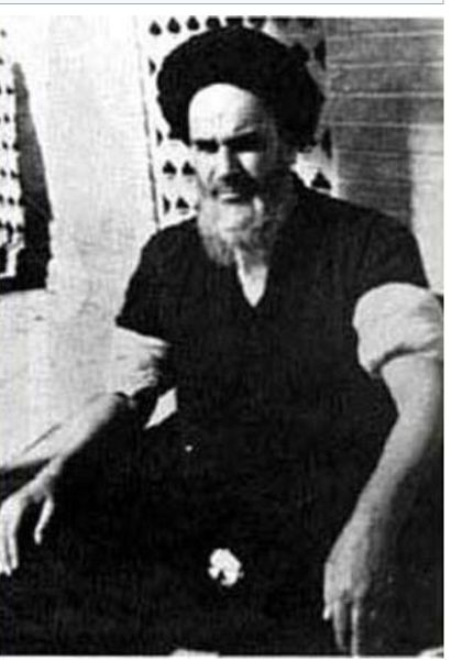 File:وضو گرفتن امام خمینی ره .jpg