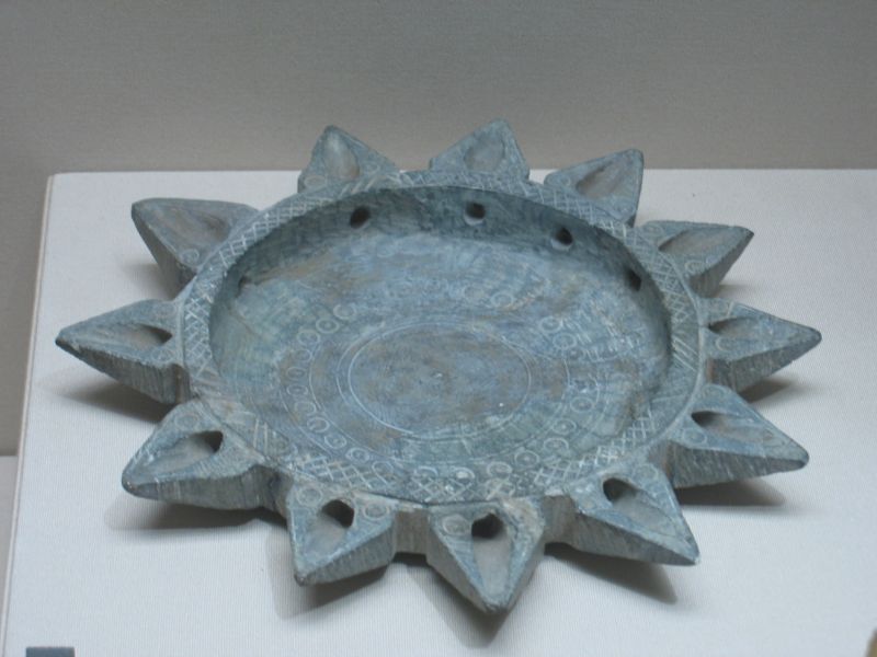 File:Lampe Nishapur steatite.JPG