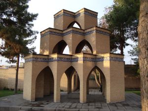 Mausoleum of Kashefi 01.jpg