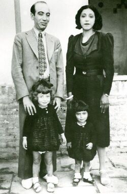 صبا به همراه همسر و فرزندان.jpg