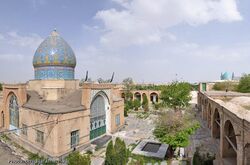 Agha Nur al-Din Mausoleum.jpg