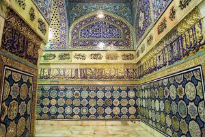 تصویر آیه ولایت در مسجد بالای سر حرم رضوی.jpg