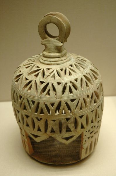 File:Openwork lantern MET39-40-87.jpg